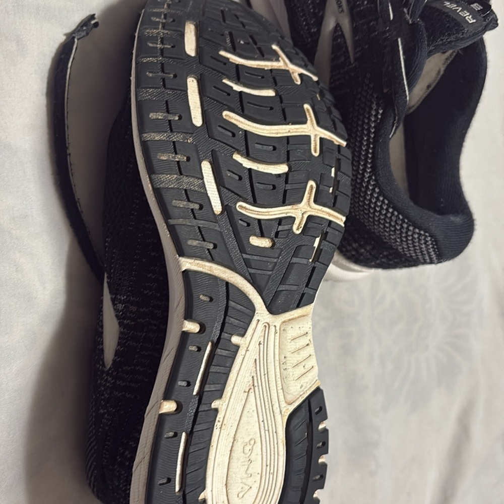 Brooks Black and White Athletic Shoes with Breathable Mesh​ - Picture 3 of 3